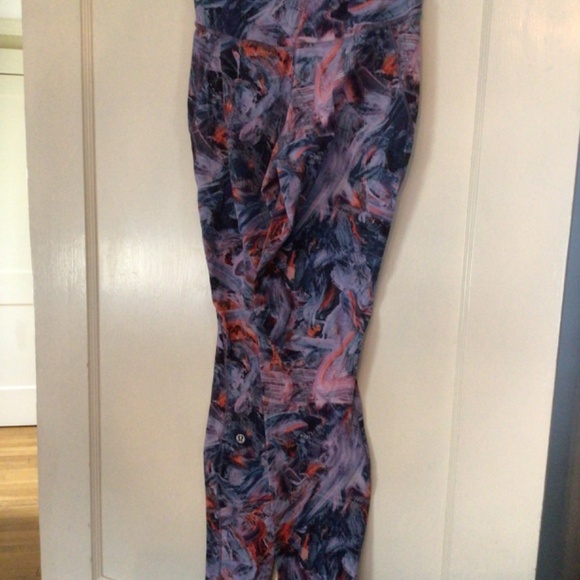 lululemon Fast &Free Leggings sz 4 28" in PUR - Picture 10 of 10